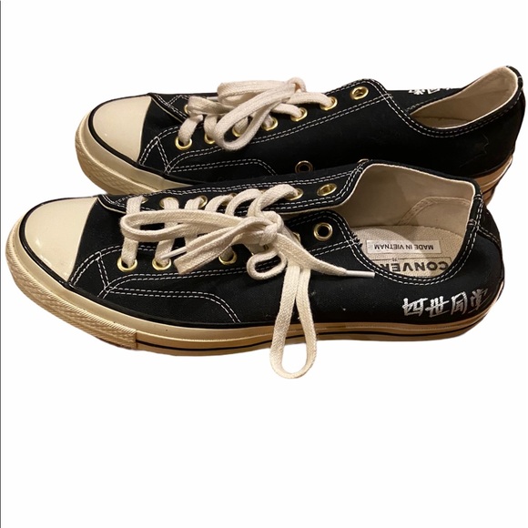 NWOB Converse black low top 9.5 w/Asian characters
